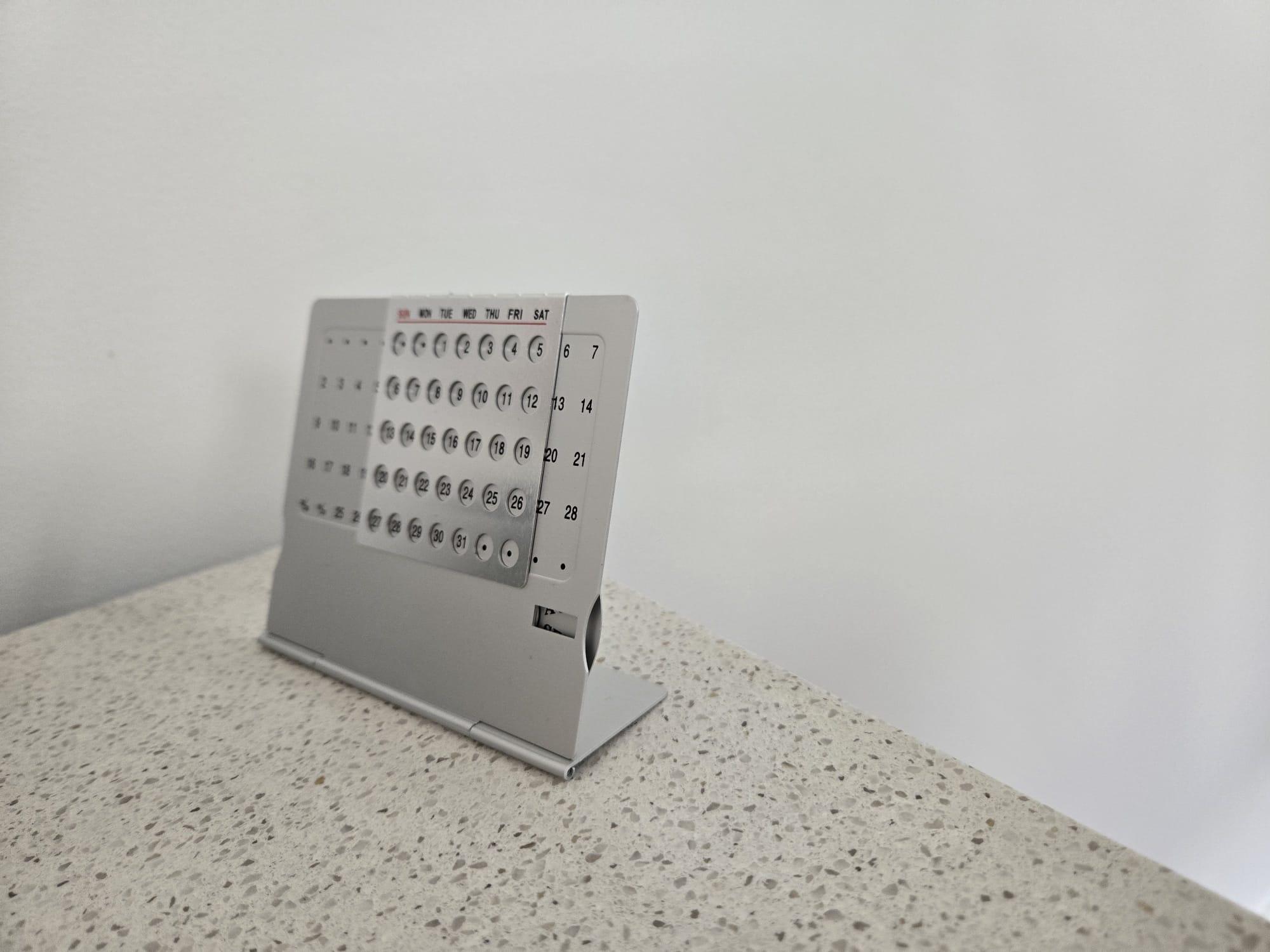 Purchase Aluminium Alloy Desk Calendar | VXPS